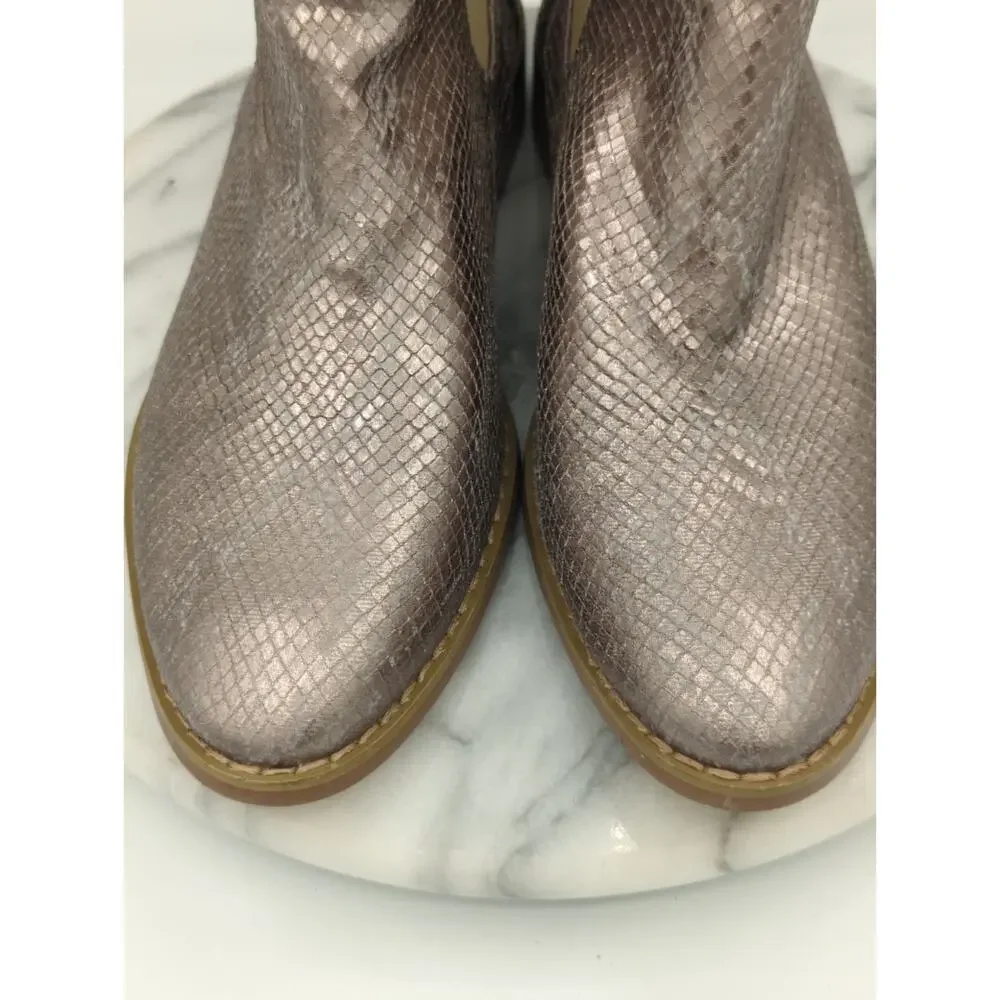 Vanessa Wu Booties Woman's 38/7.5 Silver‎ Metallic Snake Skin Shiny Boho